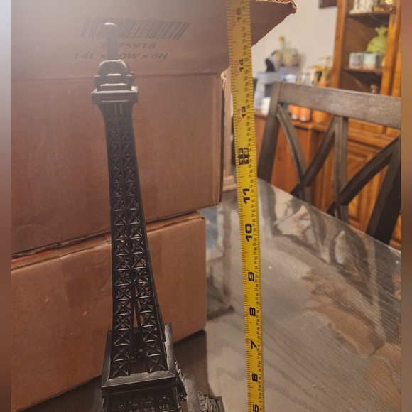 Eiffel Tower Decor - Picture 2 of 5